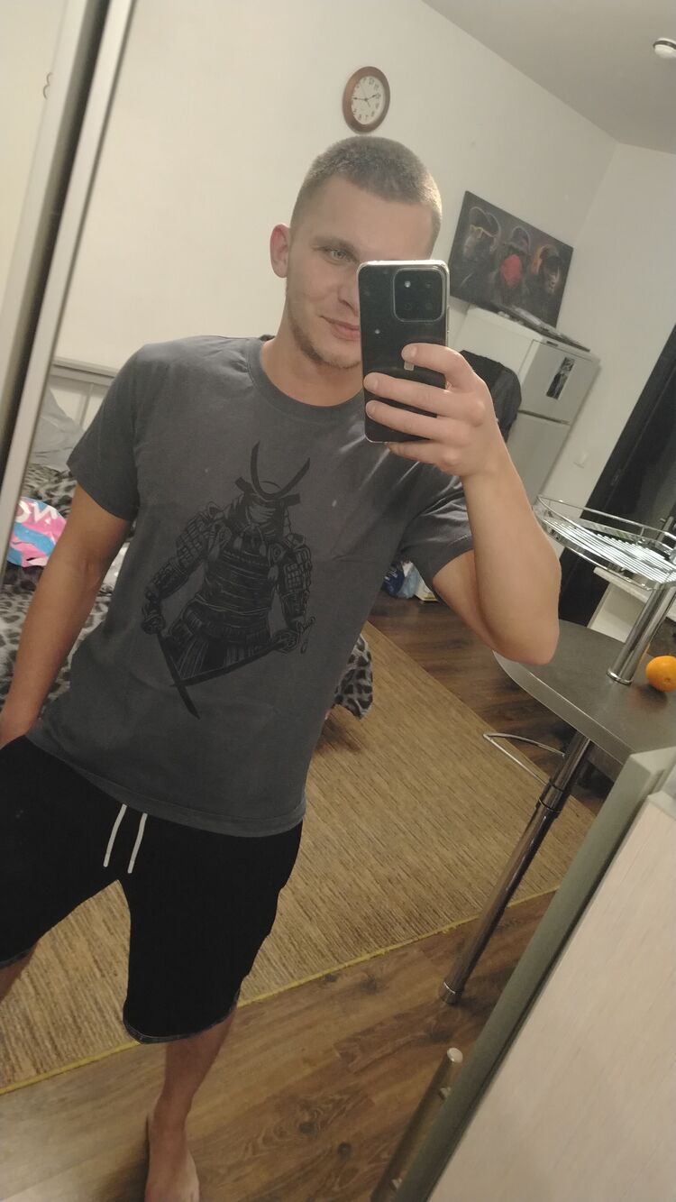  54408028  Artemiy, 31 ,    -