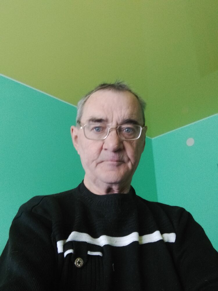  43014888  Viktor, 64 ,    