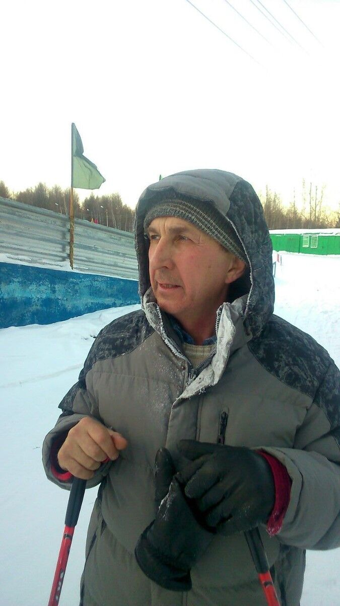  14950428  VIKTOR, 51 ,    