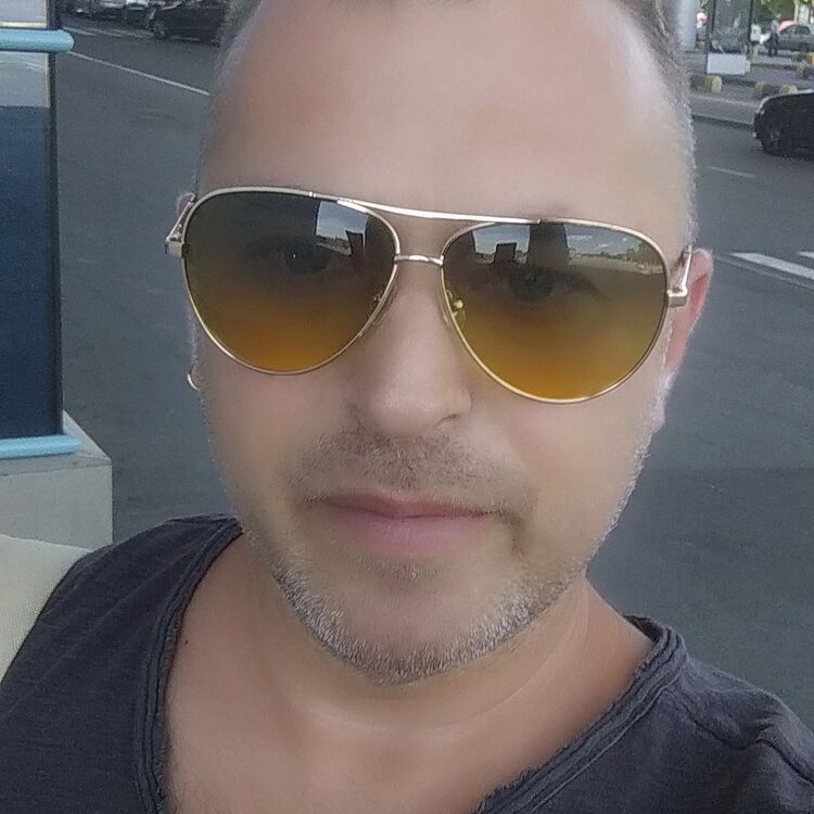  16606088  Sergei, 42 ,    