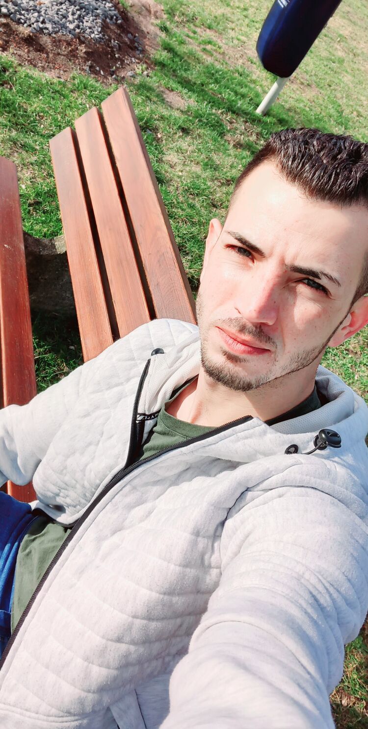  ,   Zaher jw, 27 ,   ,   