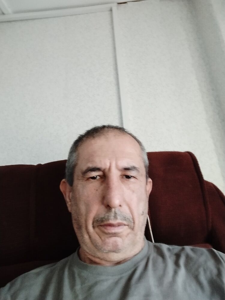  49030738  Safar, 53 ,    