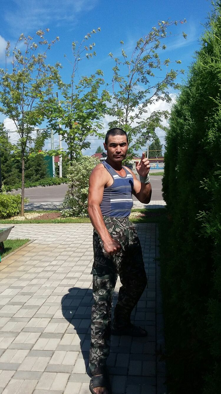  46945958  Vandamm, 44 ,    