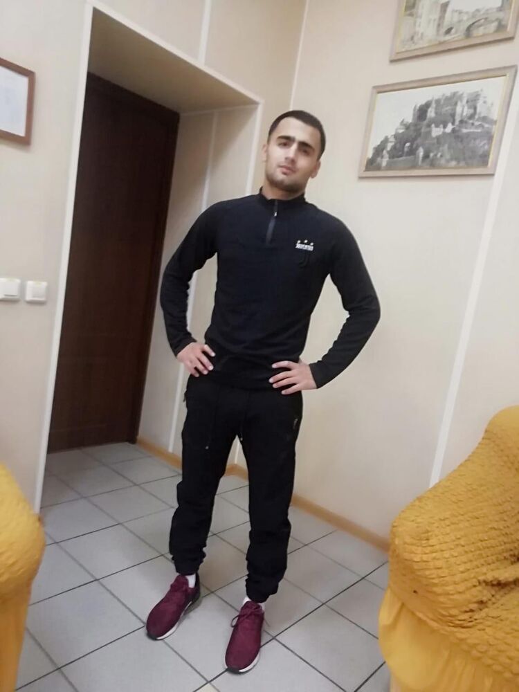  41263908  Muba, 27 ,    