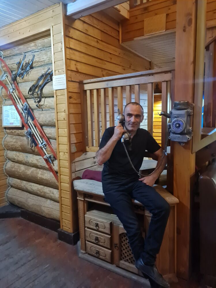  48421388  , 43 ,    