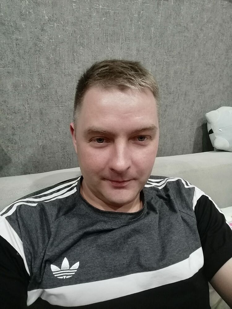  43313888  Konstantin, 35 ,    