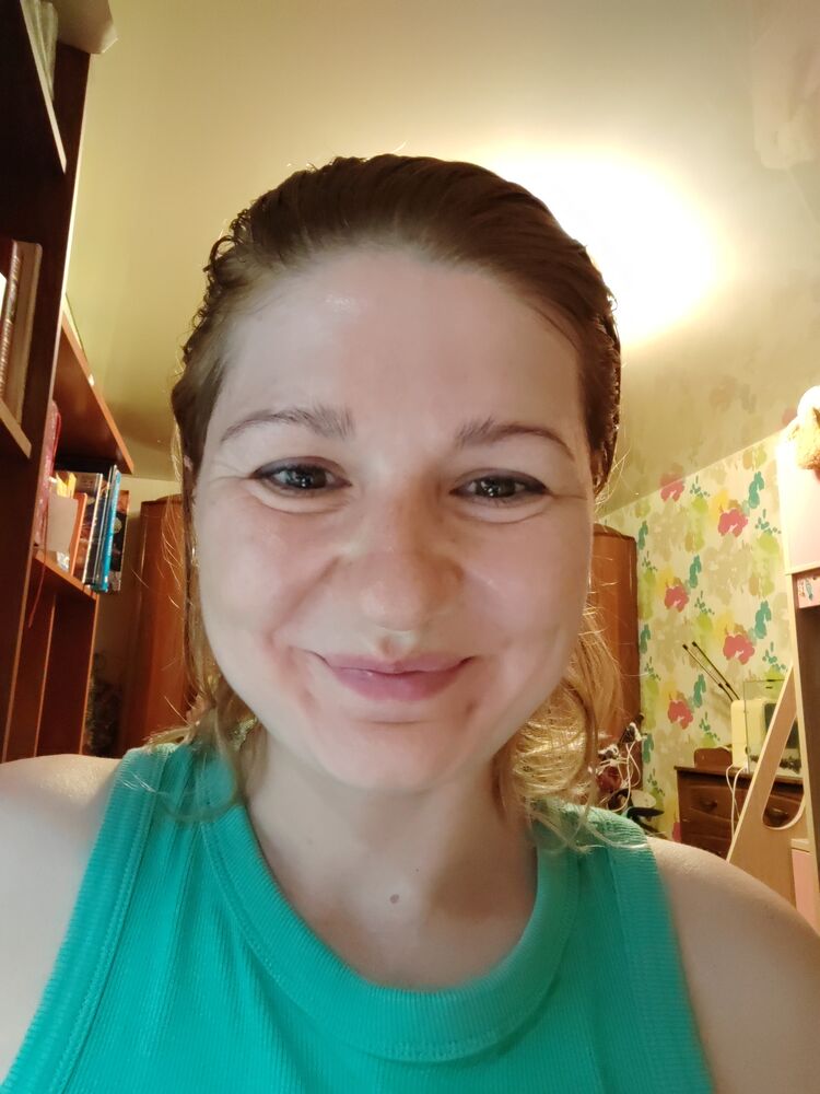  43950618  Agnesa, 42 ,    