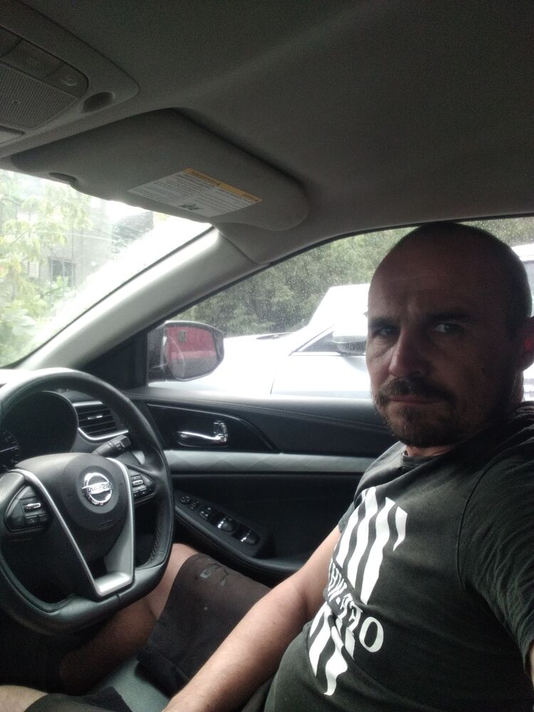  51928998  ANDROSOVYCH, 37 ,    