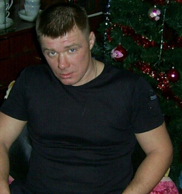  12236399  Dmitrij, 47 ,    