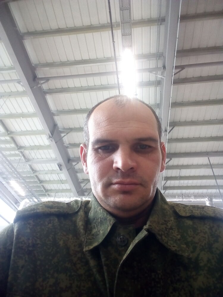  ,   Yury, 39 ,   ,   , c , 
