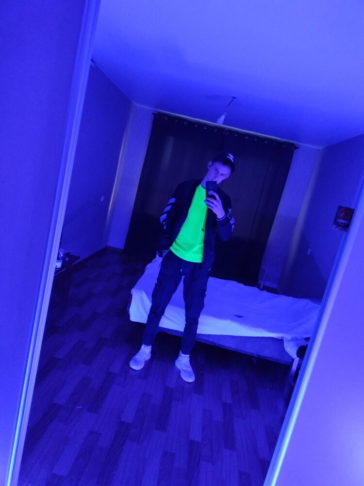  31511528  Vovka, 25 ,    