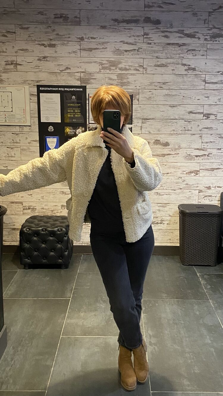  50404088  Elena, 46 ,    