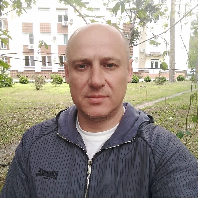  18445838  Oleg, 54 ,    