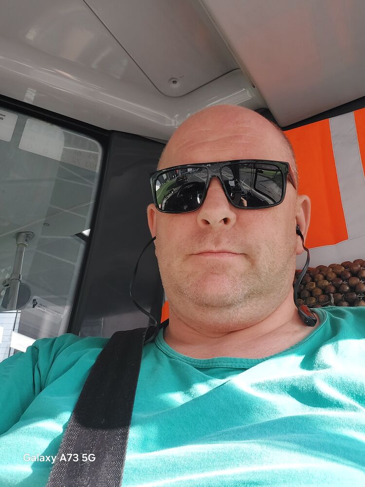  50616628  , 44 ,    