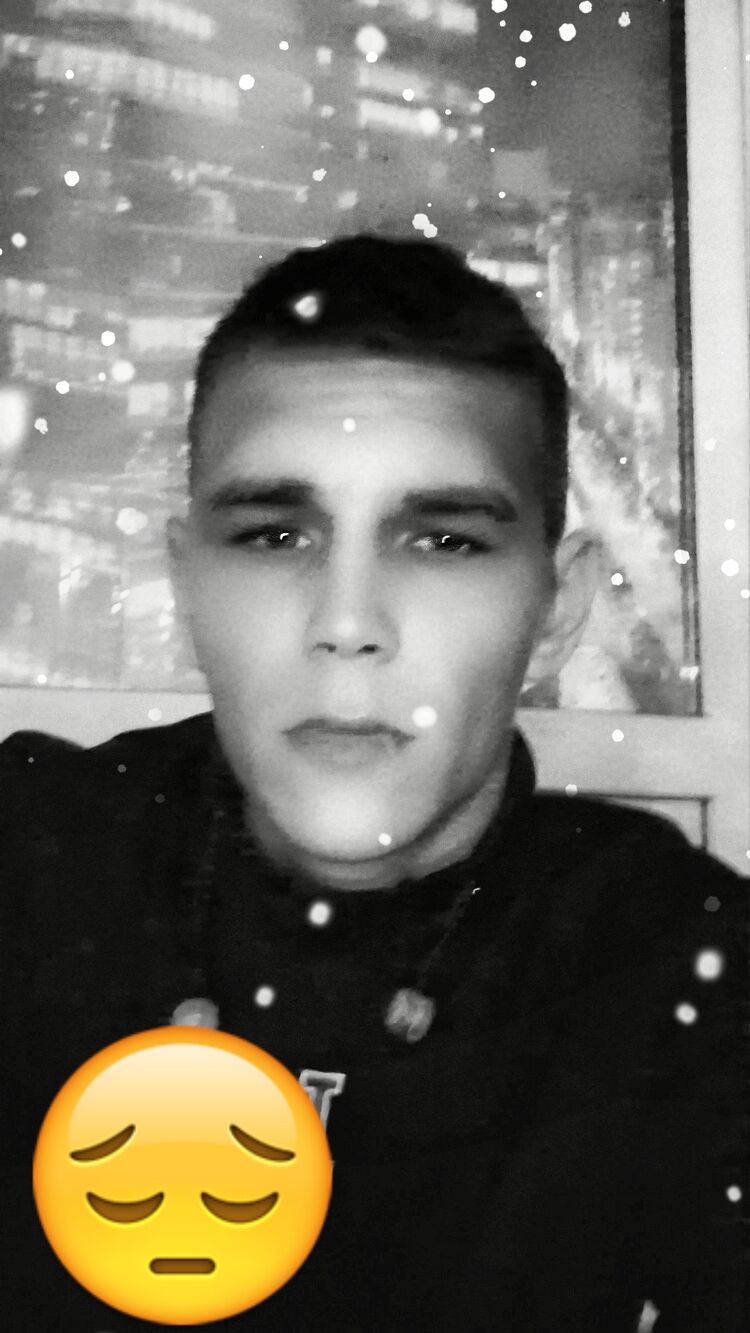 39958568  Vovik, 30 ,    