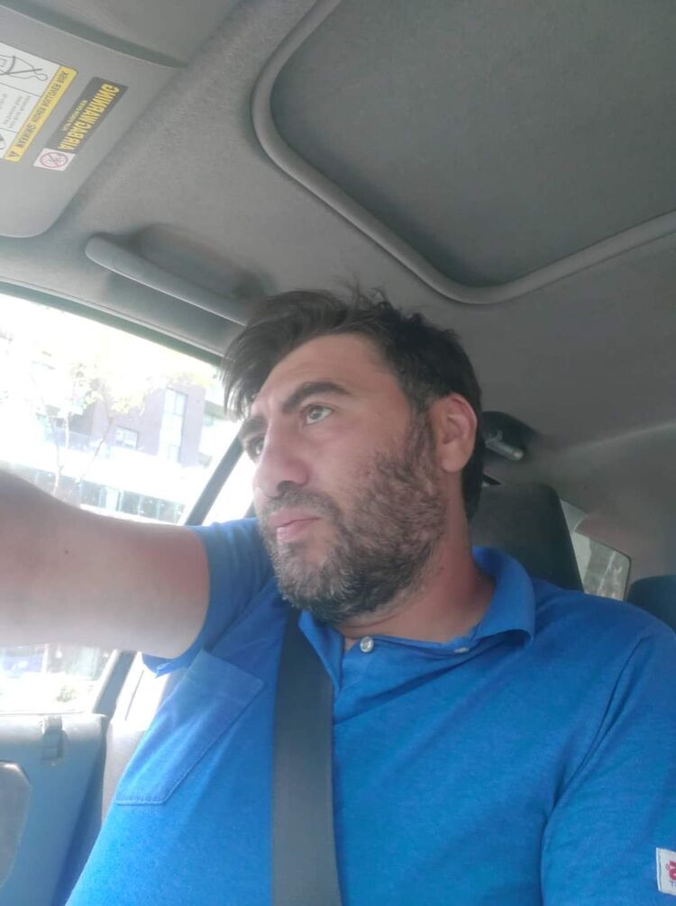  ,   Mamuka, 40 ,   ,   
