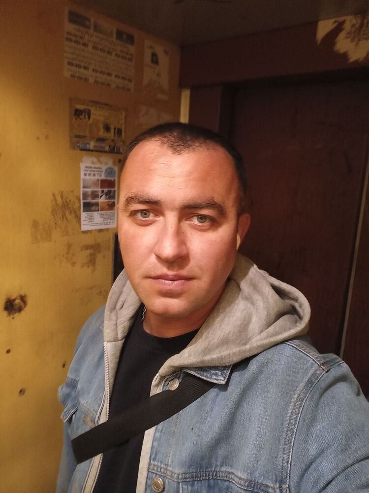  47545178  Rezi, 35 ,    