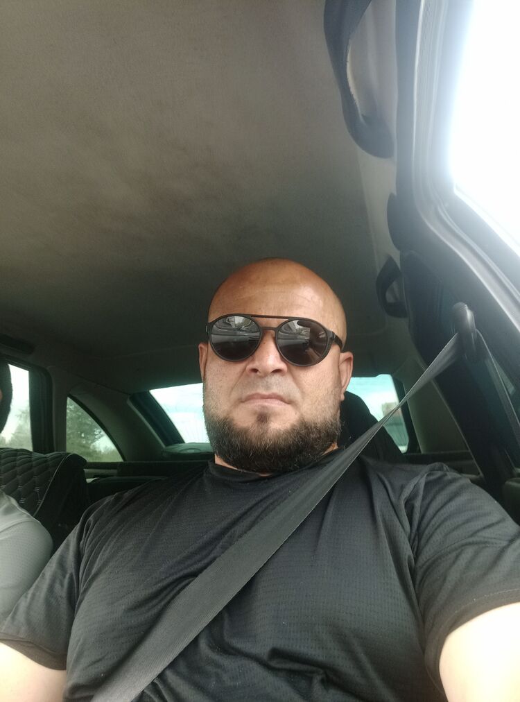  43805368  ILHOM, 40 ,    