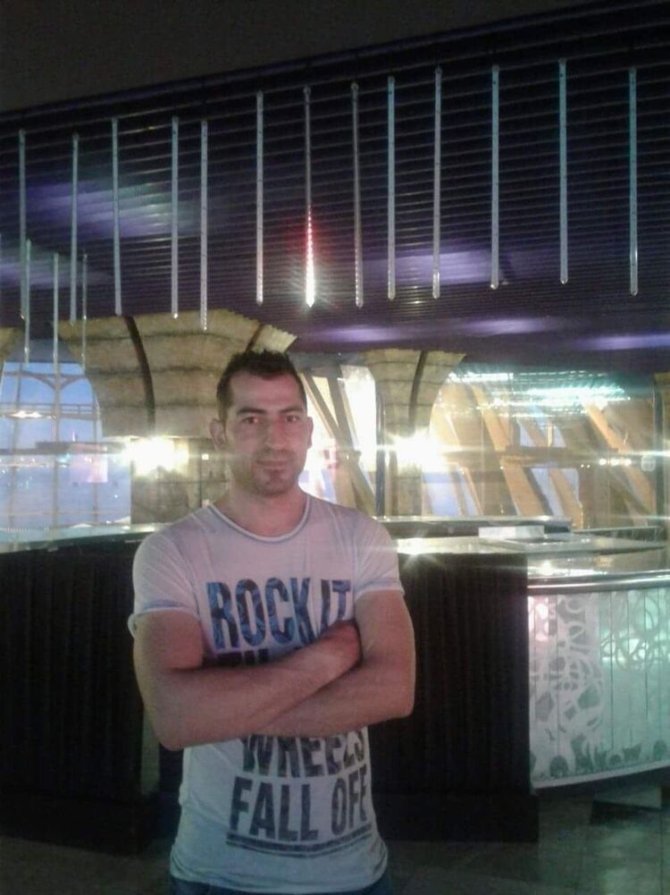 -,   Ali, 39 ,   ,   , c 