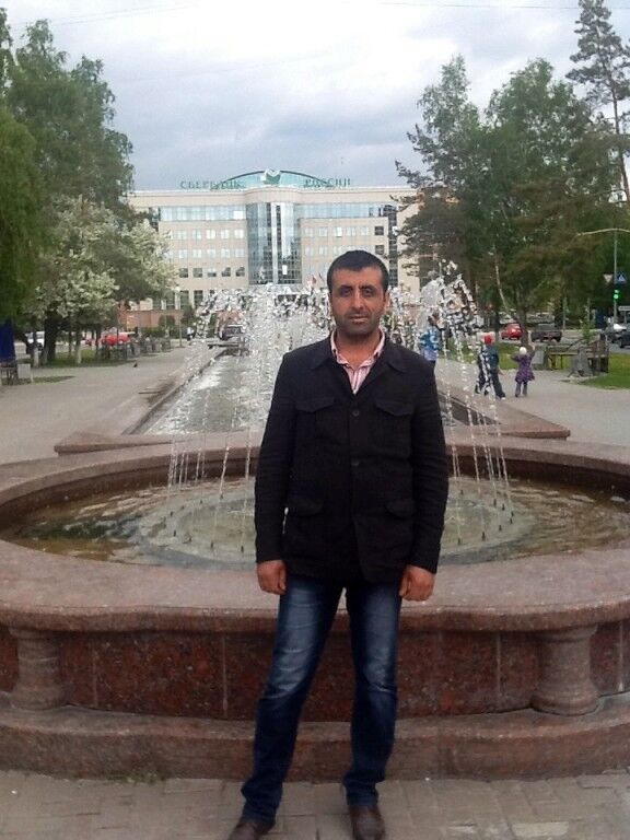  8089378  Edyard, 49 ,    