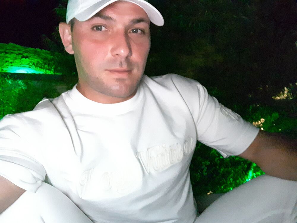  ,   Nikoloz, 39 ,   ,   