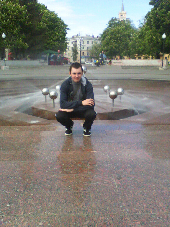  13223508  Artem, 34 ,    