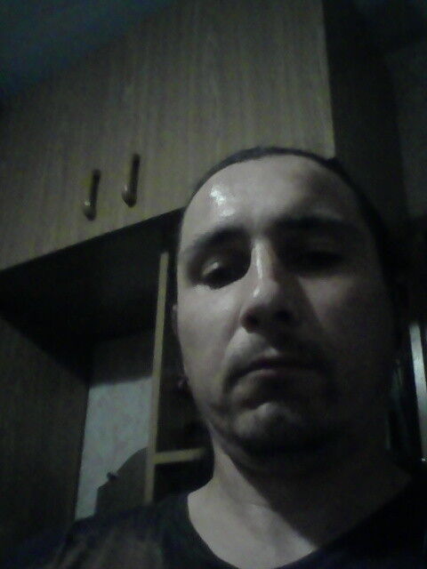  12518868  Maxim, 40 ,    
