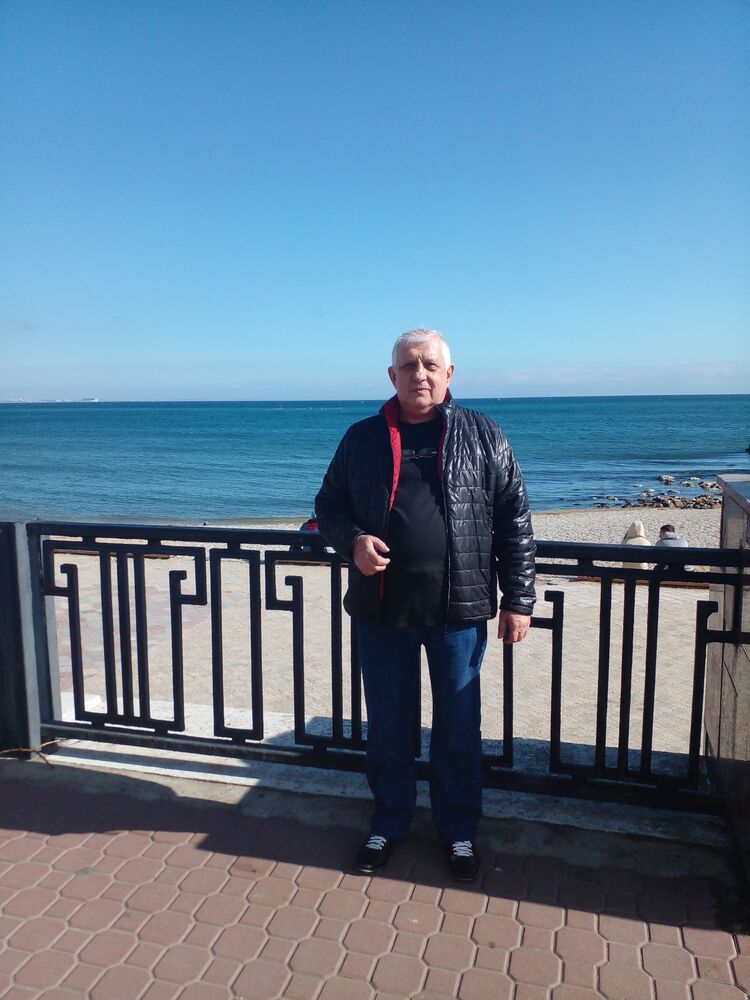  38640398  Aleksandr, 59 ,    