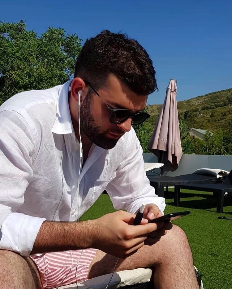  18952238  Anri, 26 ,    