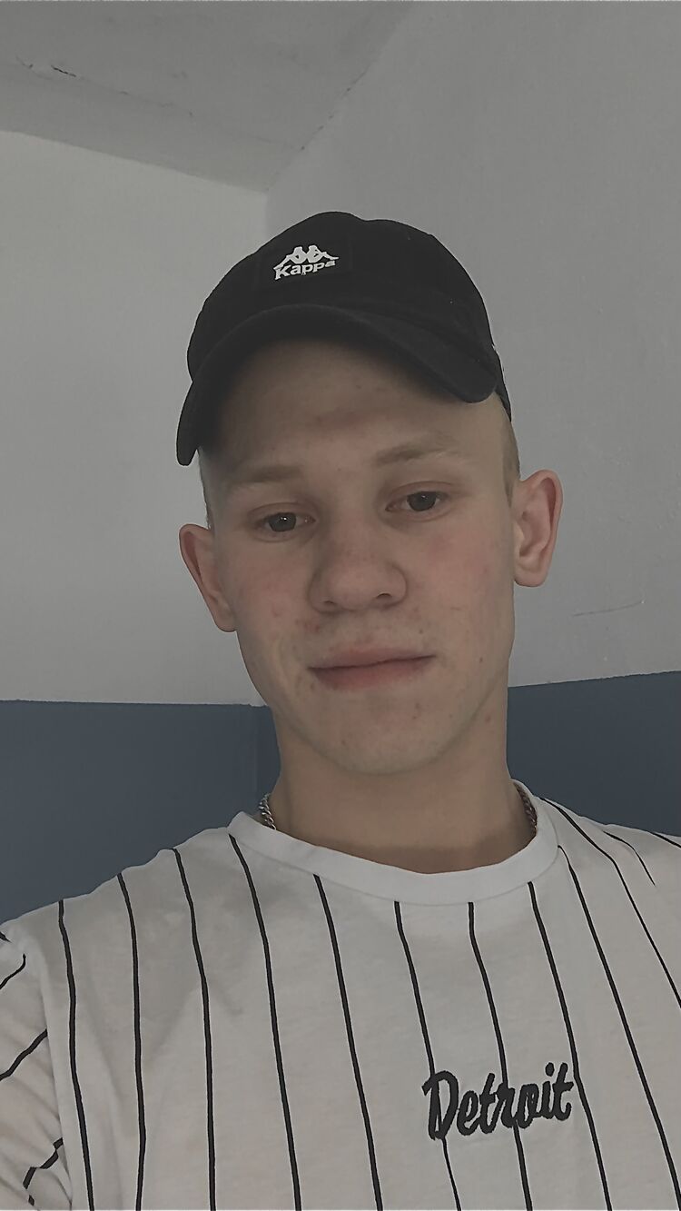  42210878  , 24 ,    