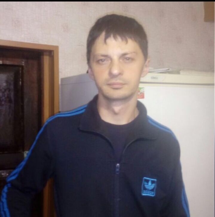 29916538  Roman, 37 ,    
