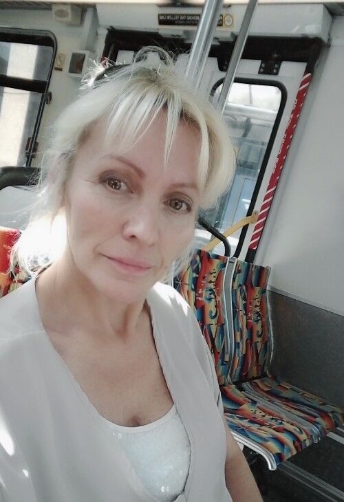   ,   Lana, 57 ,  