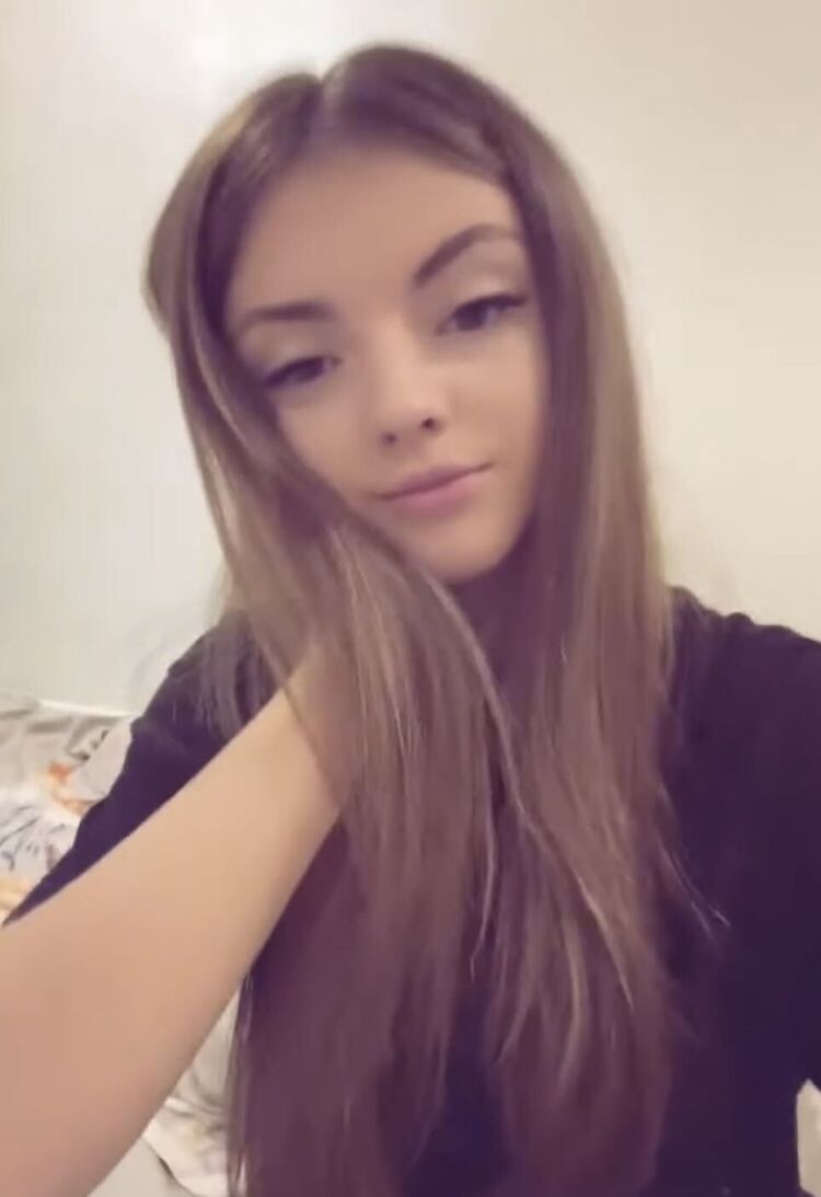  54026528  Maria, 19 ,    