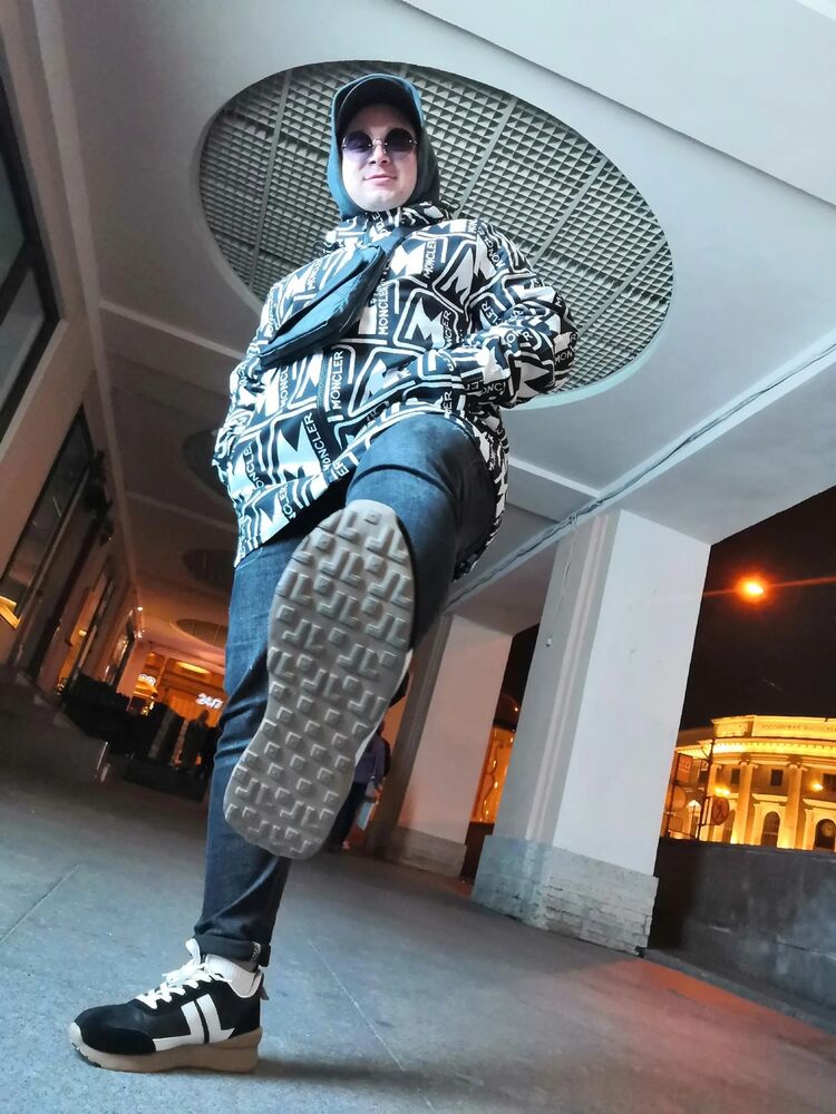  37476118  Nikita, 24 ,    