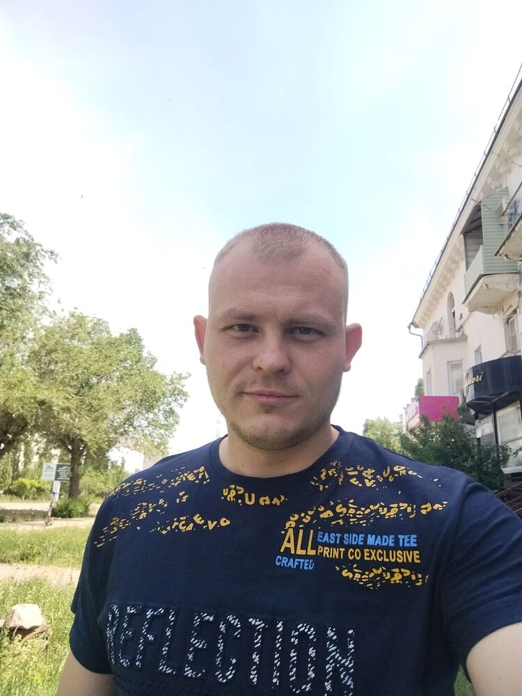  45443478  Viktor, 29 ,    