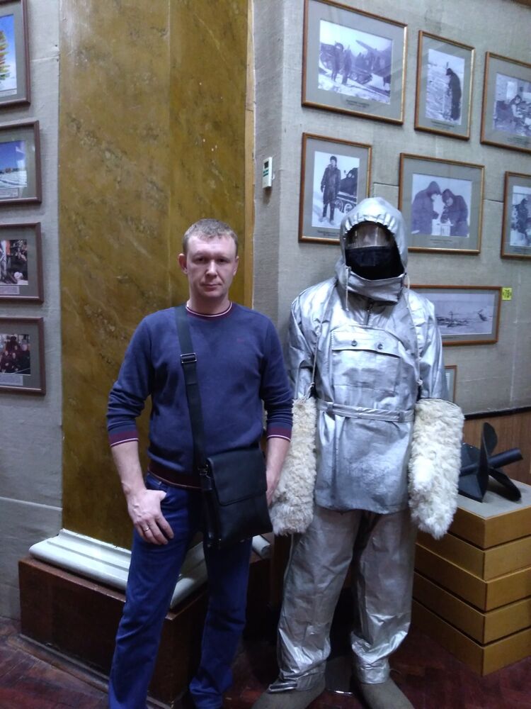  46093758  , 39 ,    -