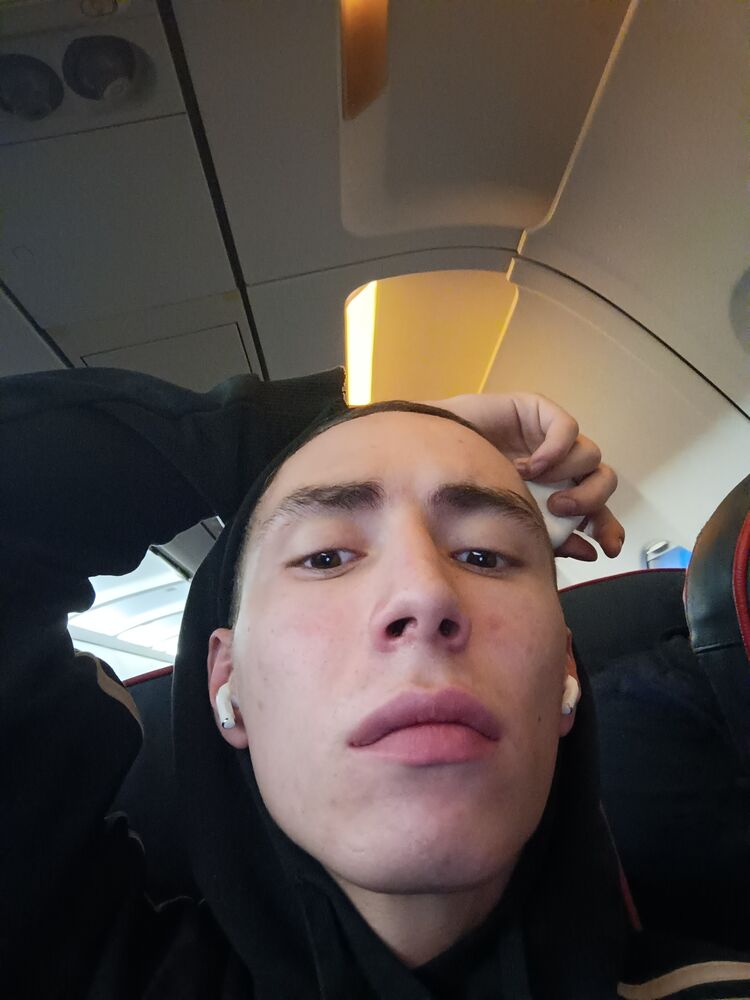  33294258  Ivan, 25 ,    