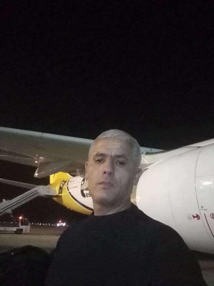  39429728  , 51 ,    