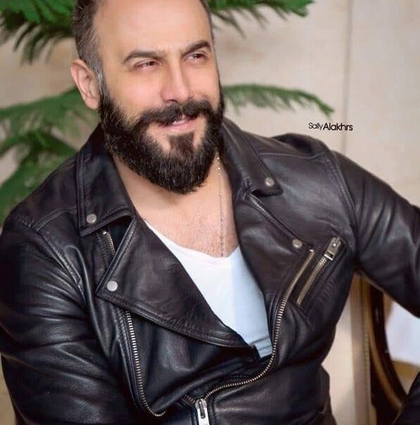  31137118  Vlad, 34 ,    
