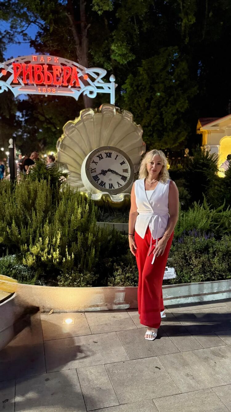  53691138  Nika, 51 ,    