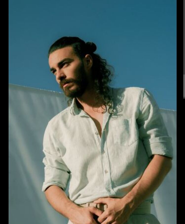  34325118  Giorgii, 29 ,    