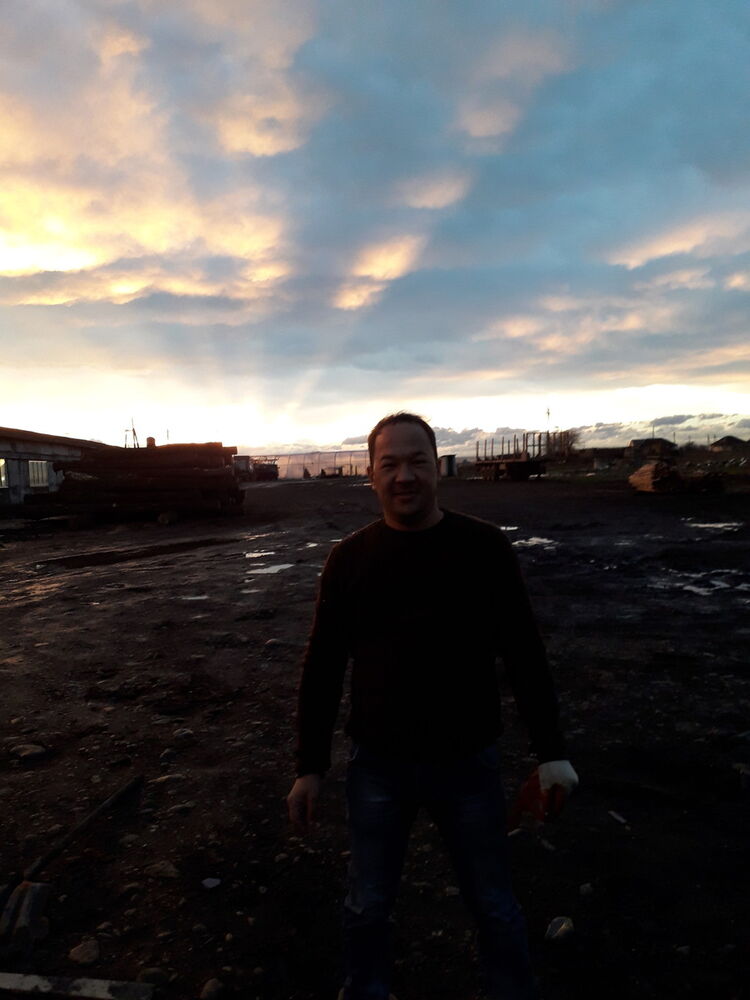  ,   Ruslan, 39 ,   