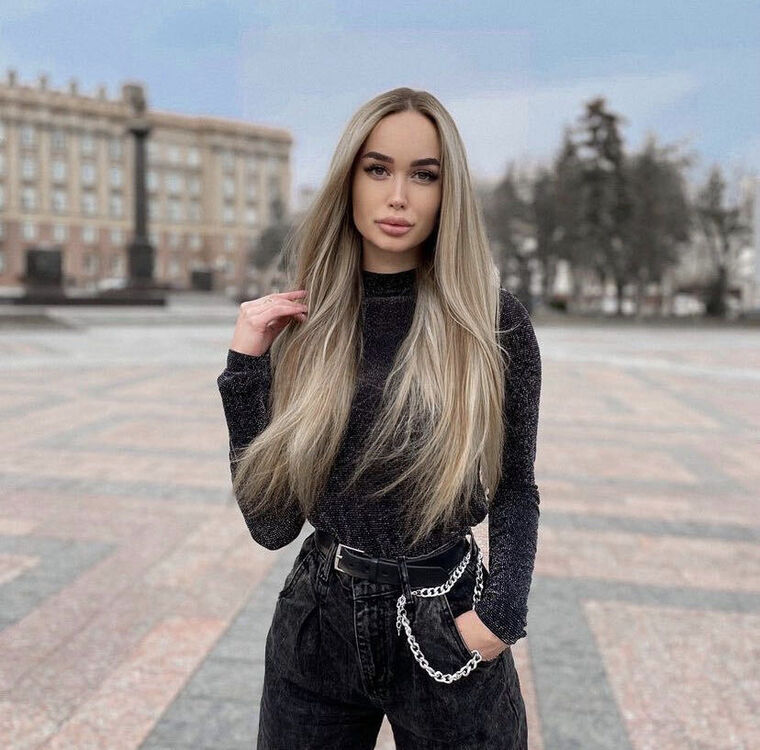  22666558  Lena, 24 ,    