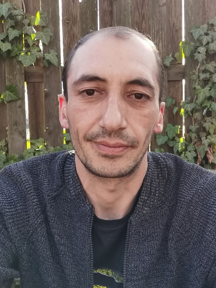  ,   Mikheil, 42 ,   ,   , c 