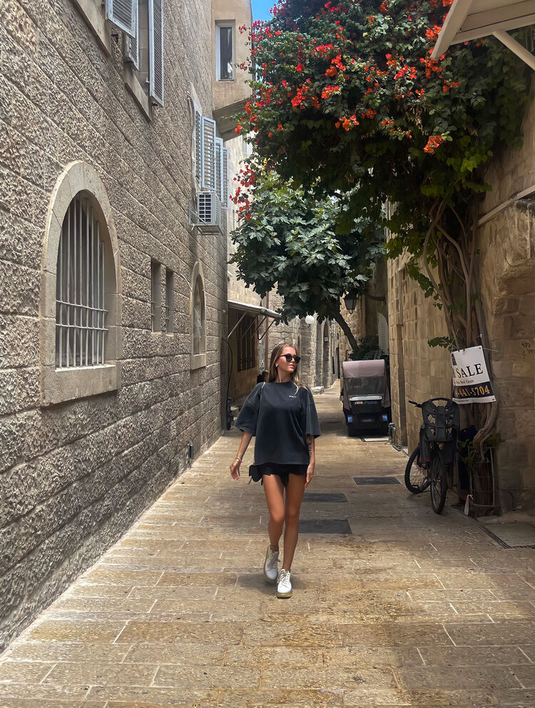  36593218  , 24 ,    -