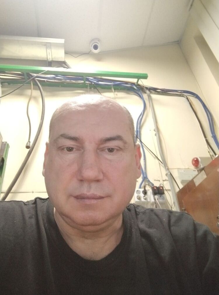  48250758  , 51 ,    