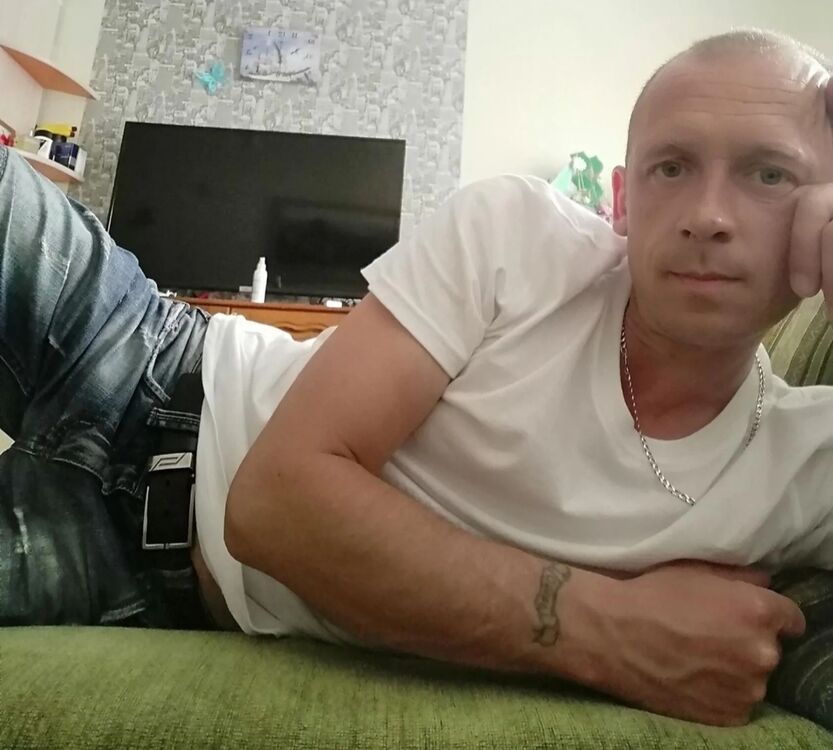  39057848  Lesh, 41 ,    