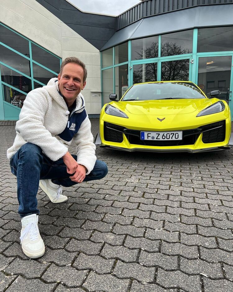  ,   Michael ff, 49 ,   ,   