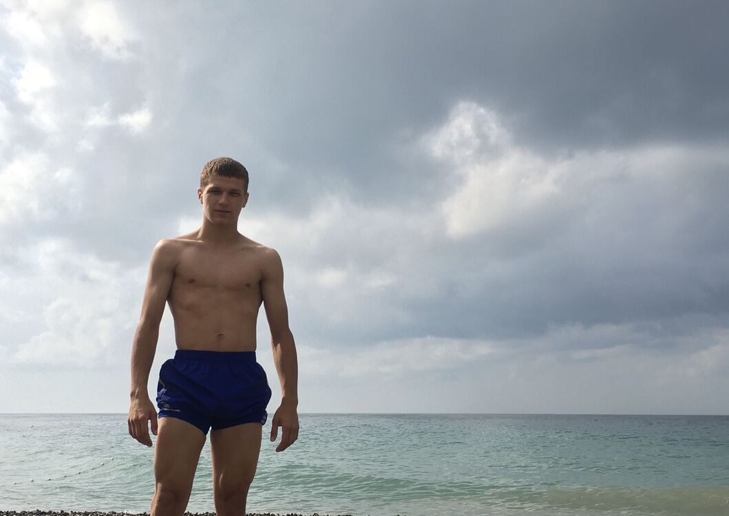  48672538  Vladimir, 23 ,    
