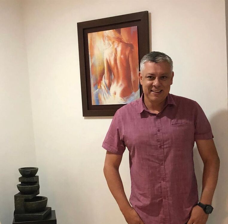  34734728  James, 57 ,    